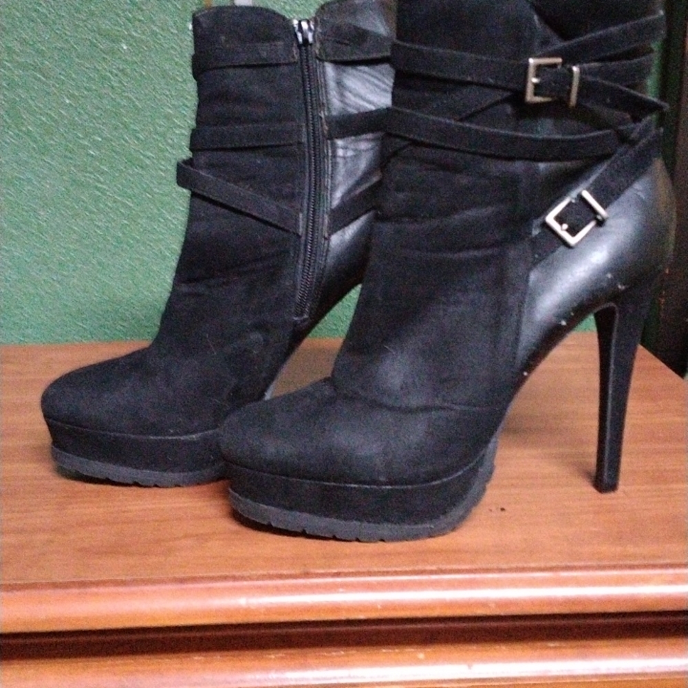 Stilleto black boots size 9